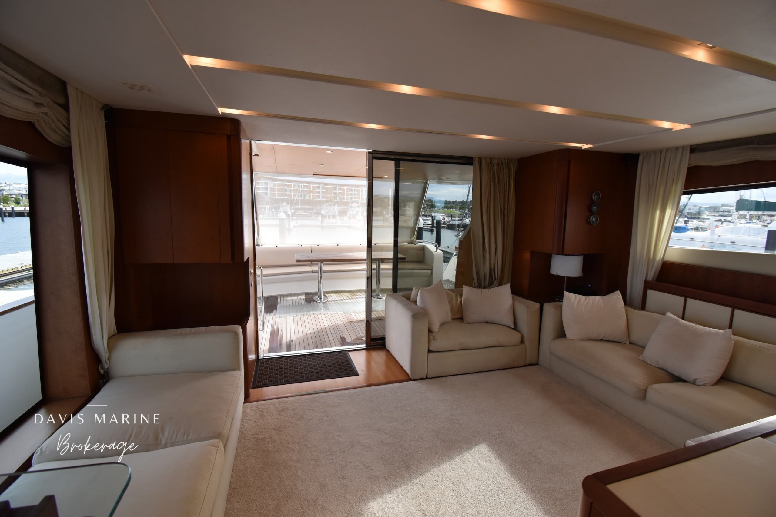 2008 Aicon 85 Flybridge