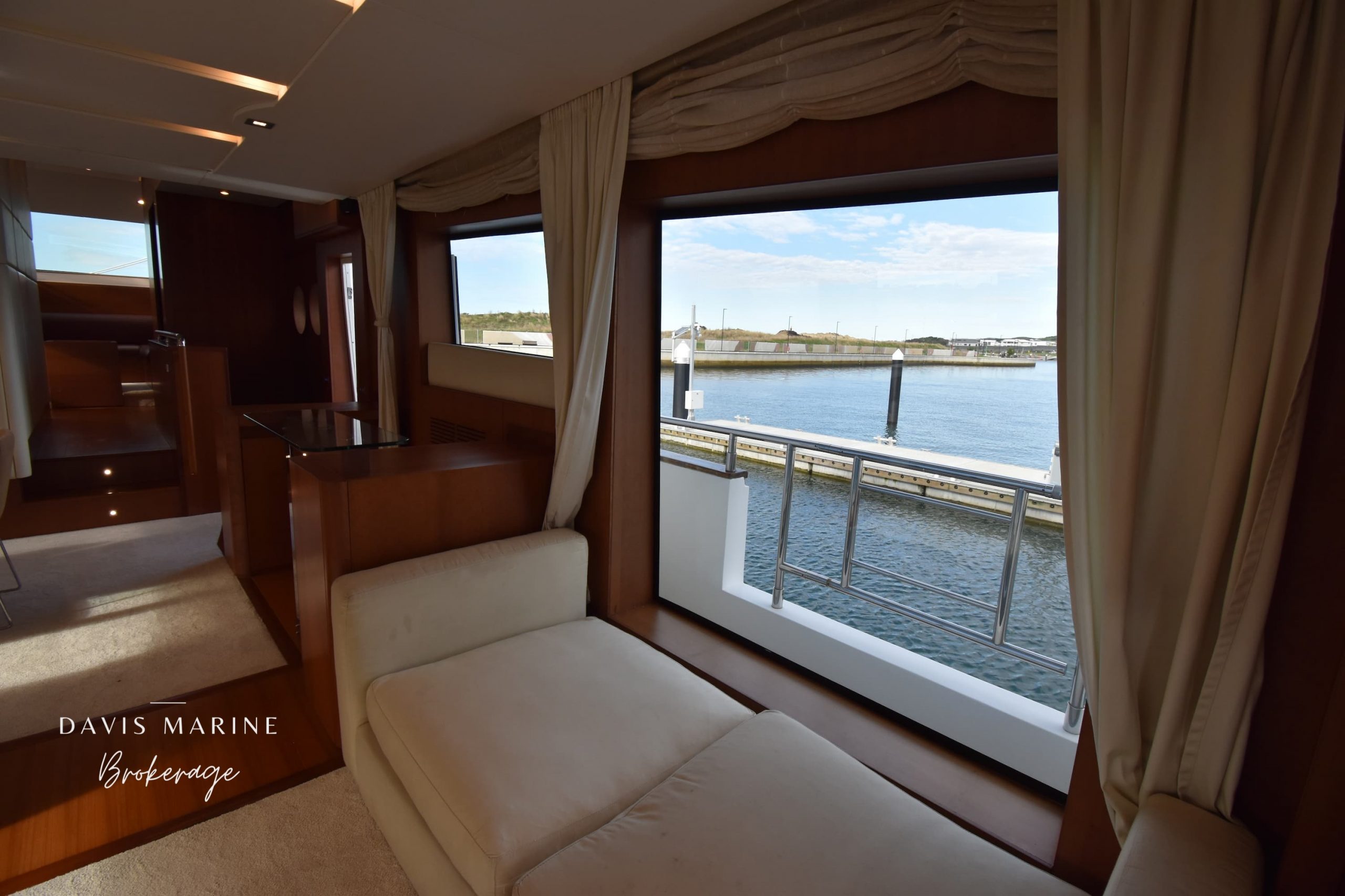 2008 Aicon 85 Flybridge