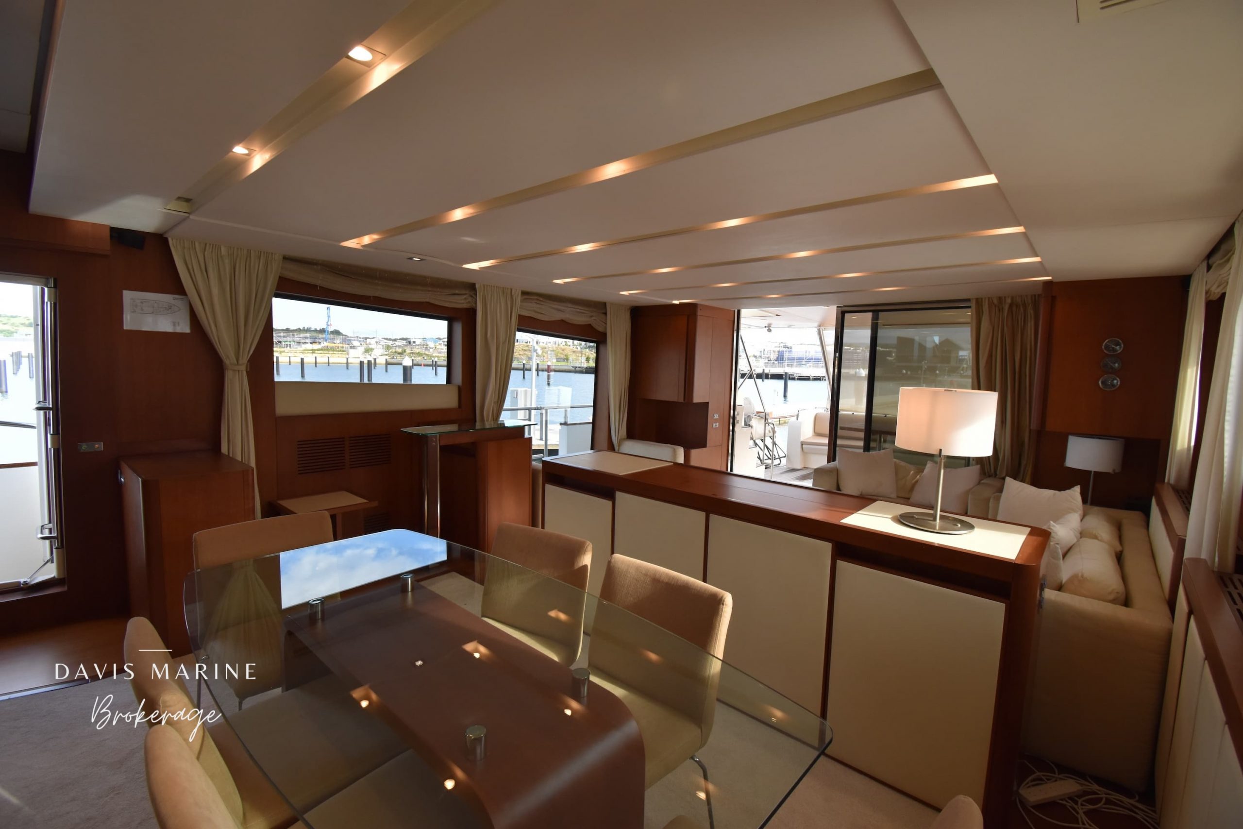 2008 Aicon 85 Flybridge