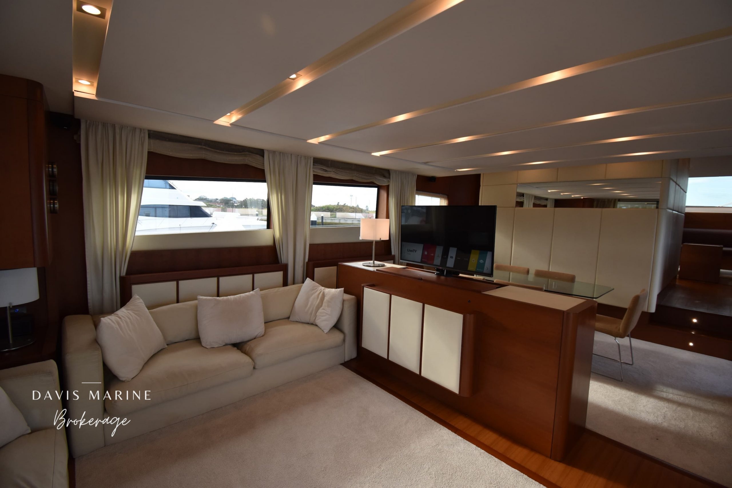 2008 Aicon 85 Flybridge