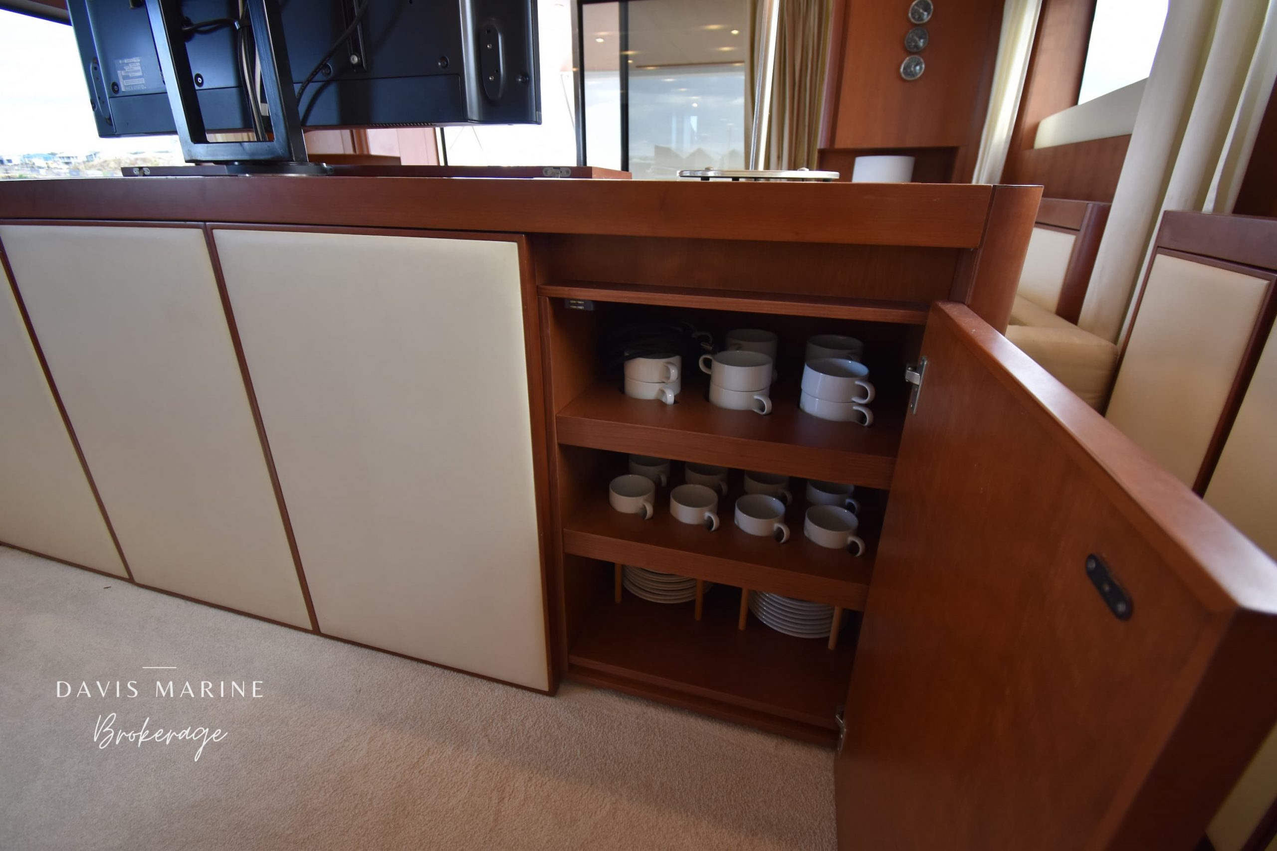 2008 Aicon 85 Flybridge