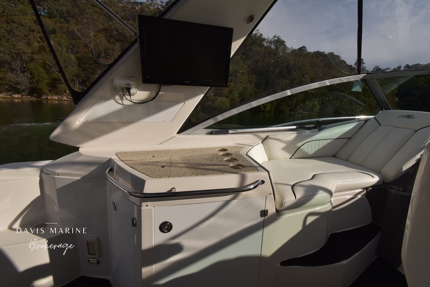 2007 Monterey 330