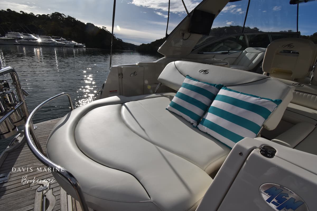 2007 Monterey 330