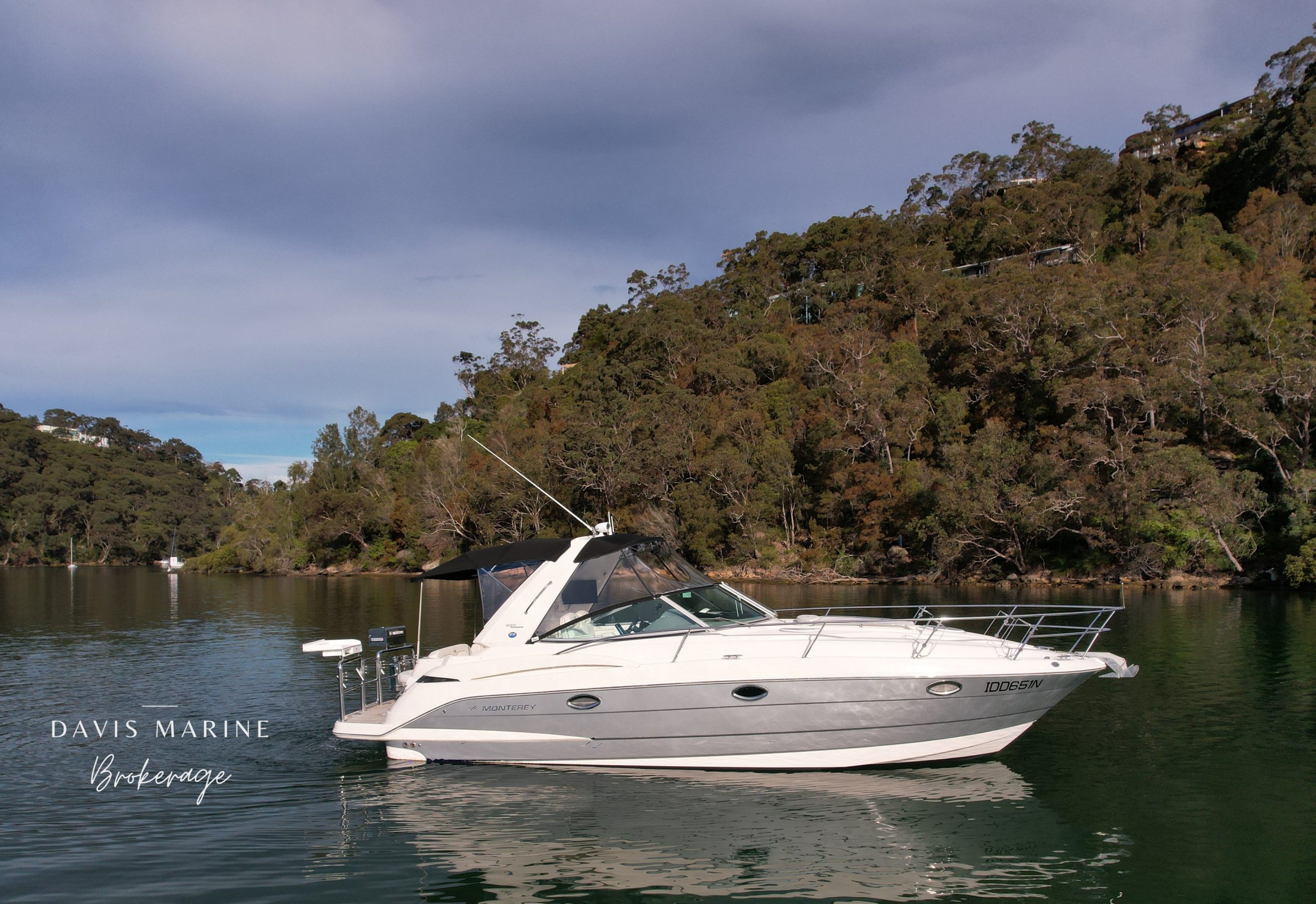 2007 Monterey 330