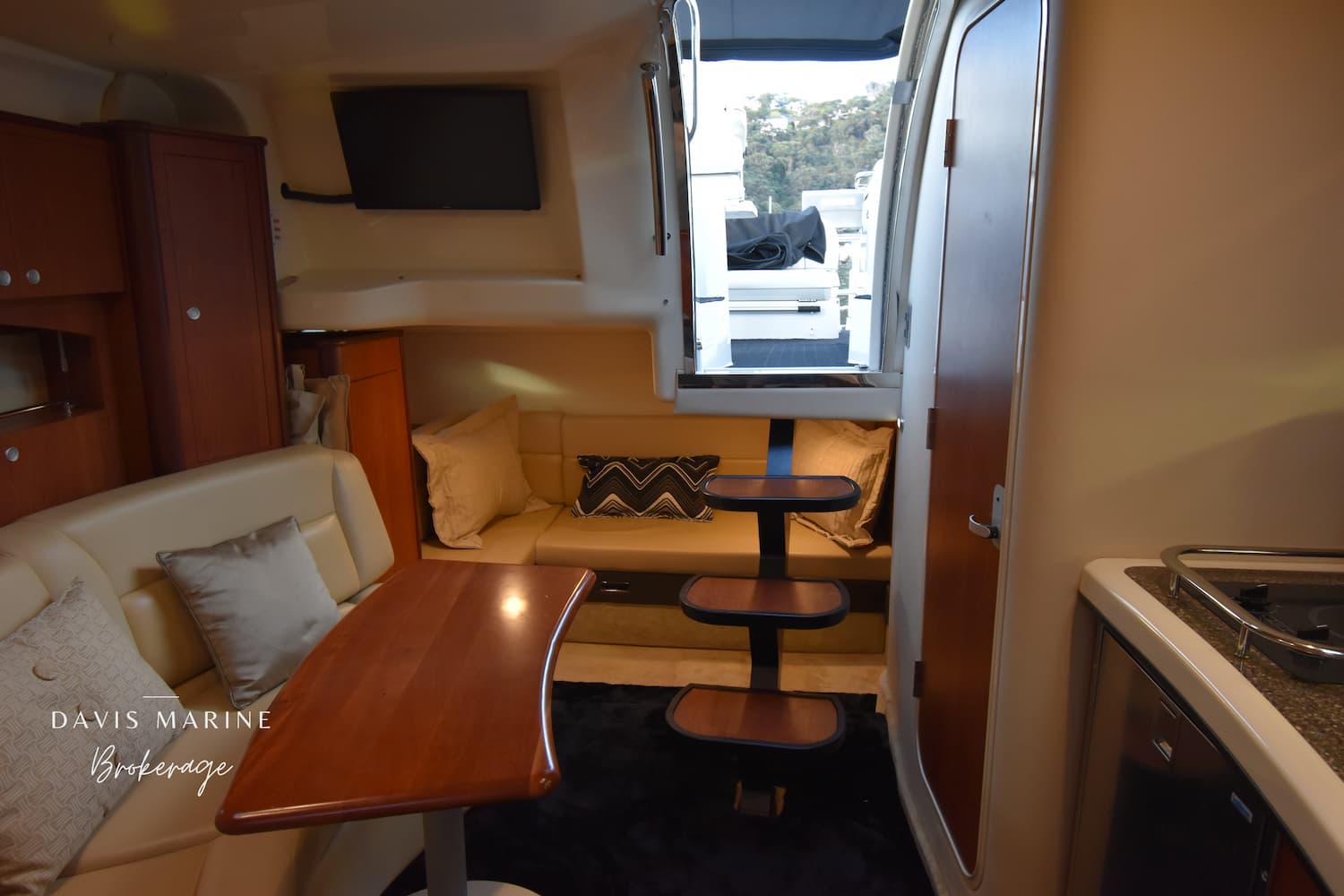 2007 Monterey 330