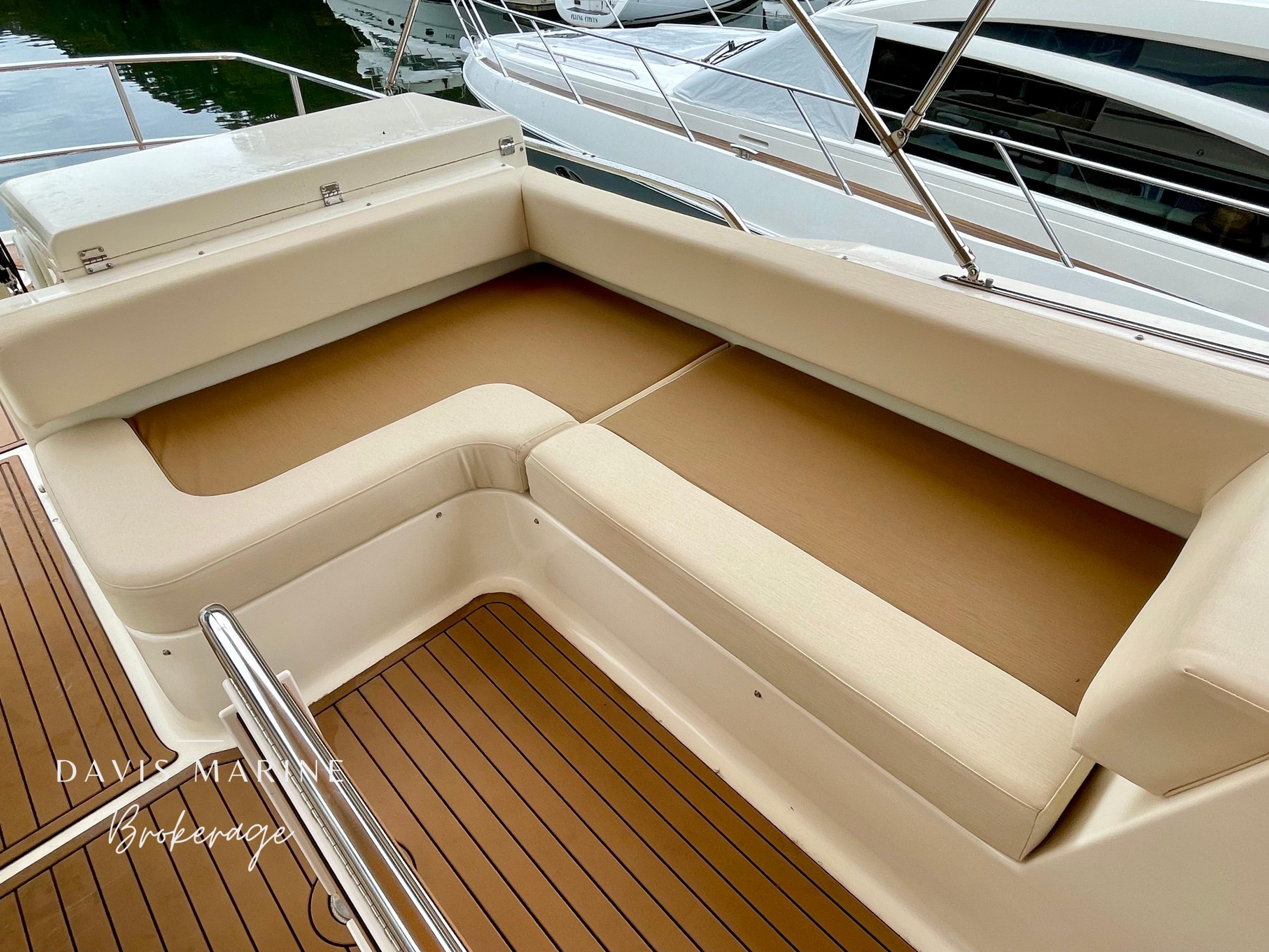 2007 Mainship 40 Trawler