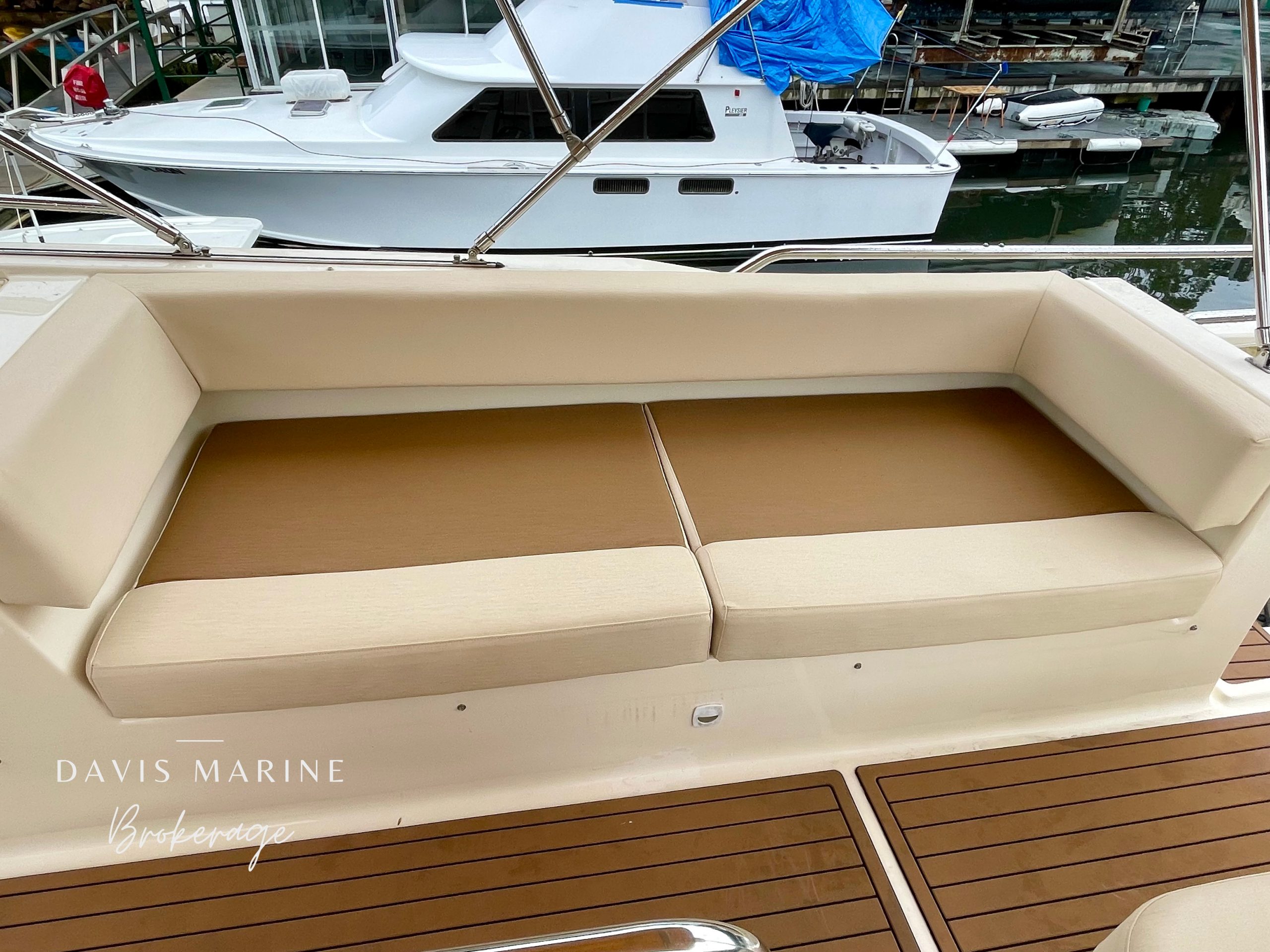 2007 Mainship 40 Trawler