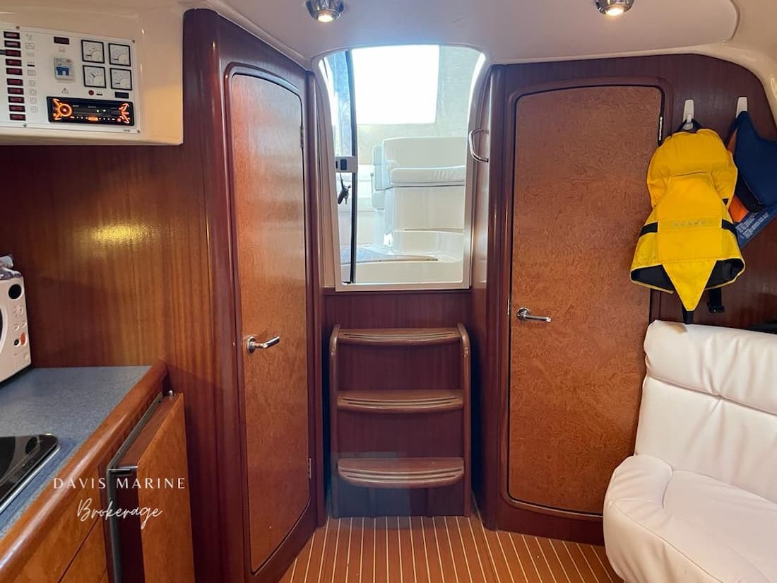New 2003 Bavaria 32 Sport 12