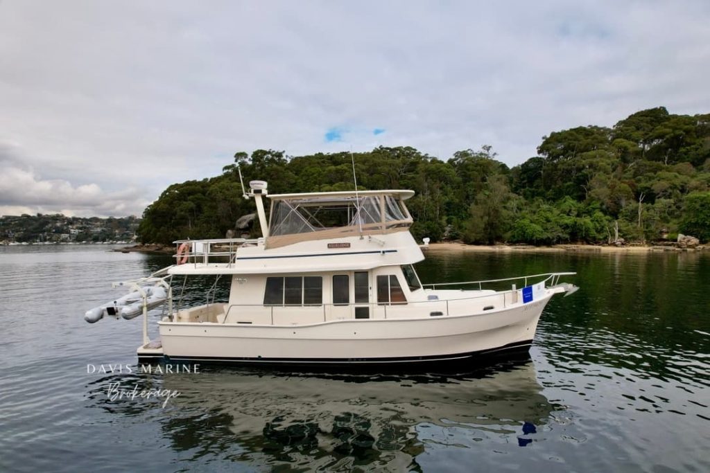 2008 Mainship 400 Trawler 1