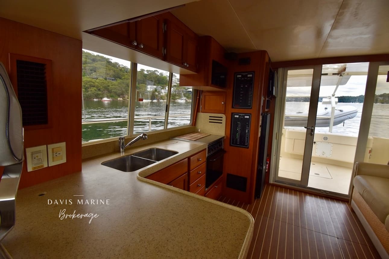 2008 Mainship 400 Trawler 11