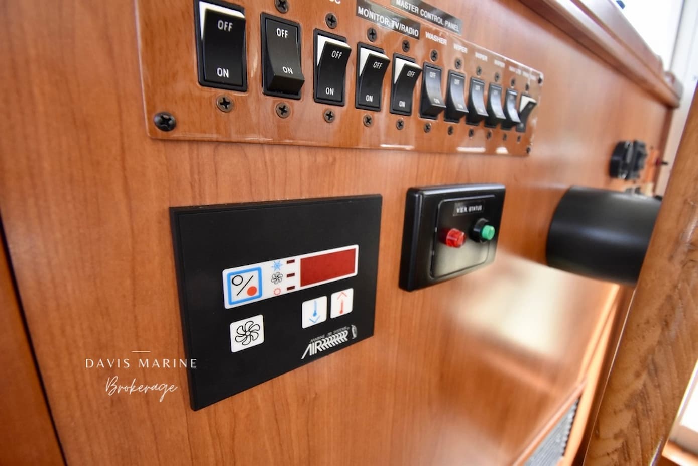 2008 Mainship 400 Trawler 16