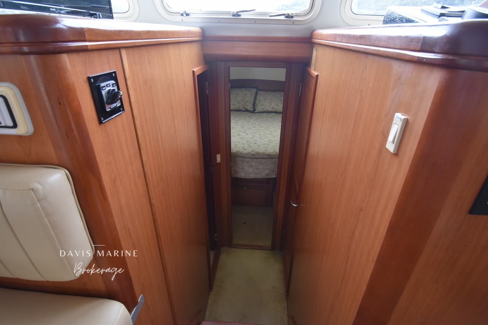 2008 Mainship 400 Trawler 19