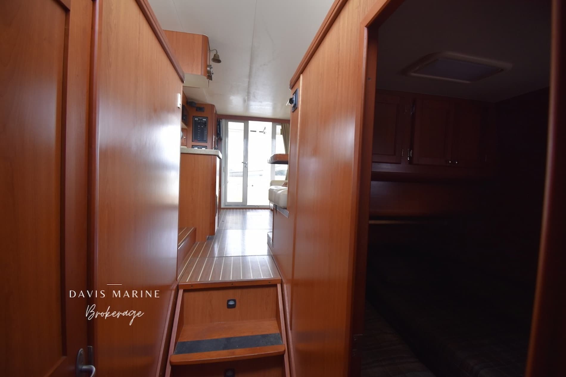 2008 Mainship 400 Trawler 25