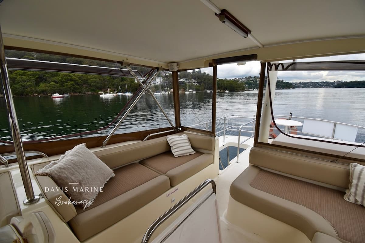 2008 Mainship 400 Trawler 27