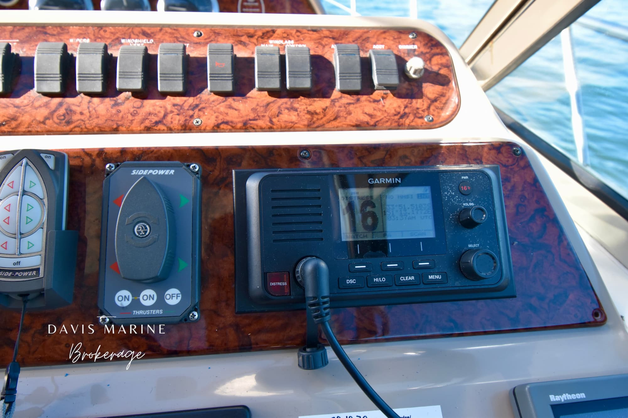 New 1999 Sea Ray 40 Sundancer 13
