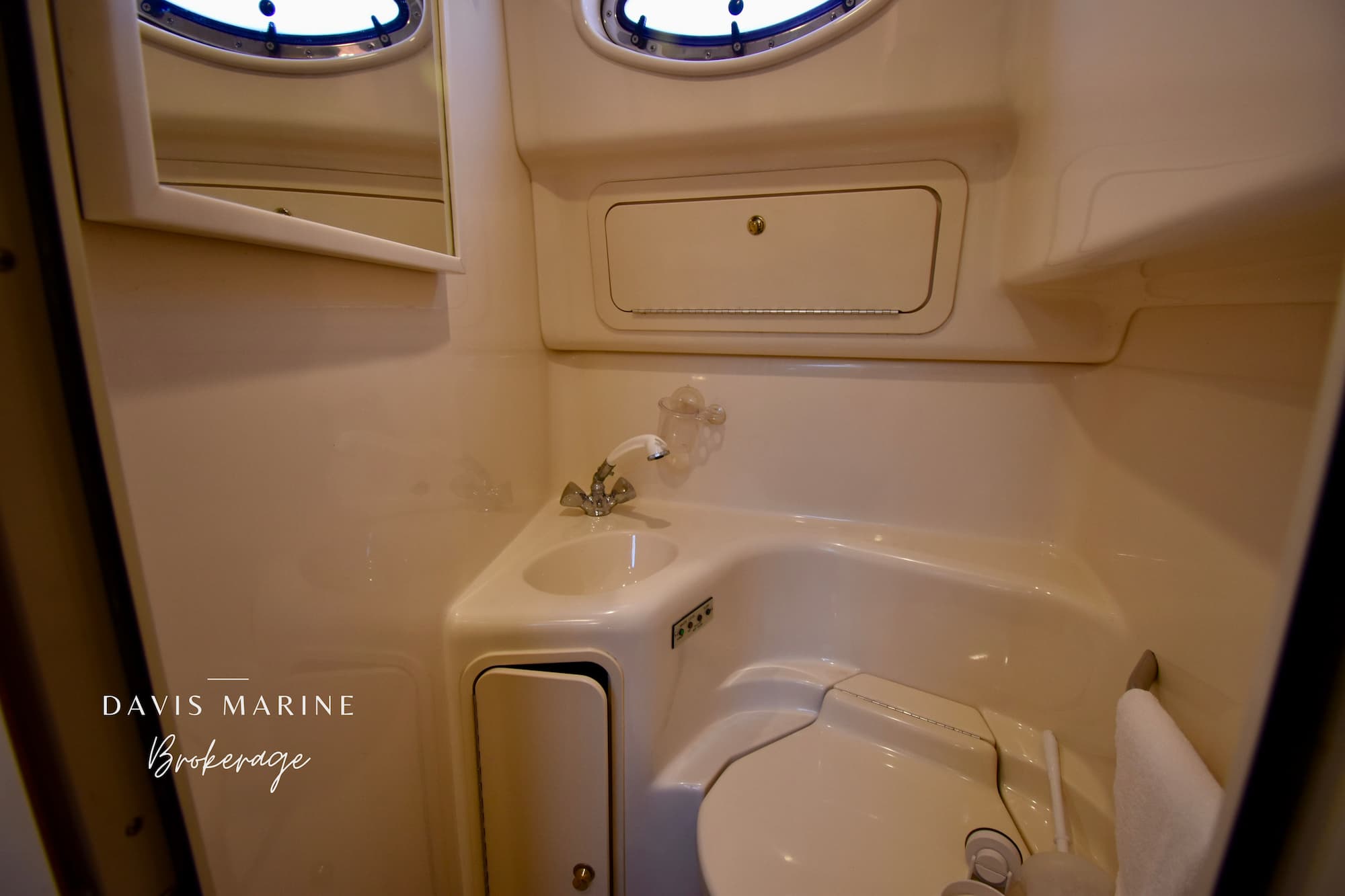 New 1999 Sea Ray 40 Sundancer 21