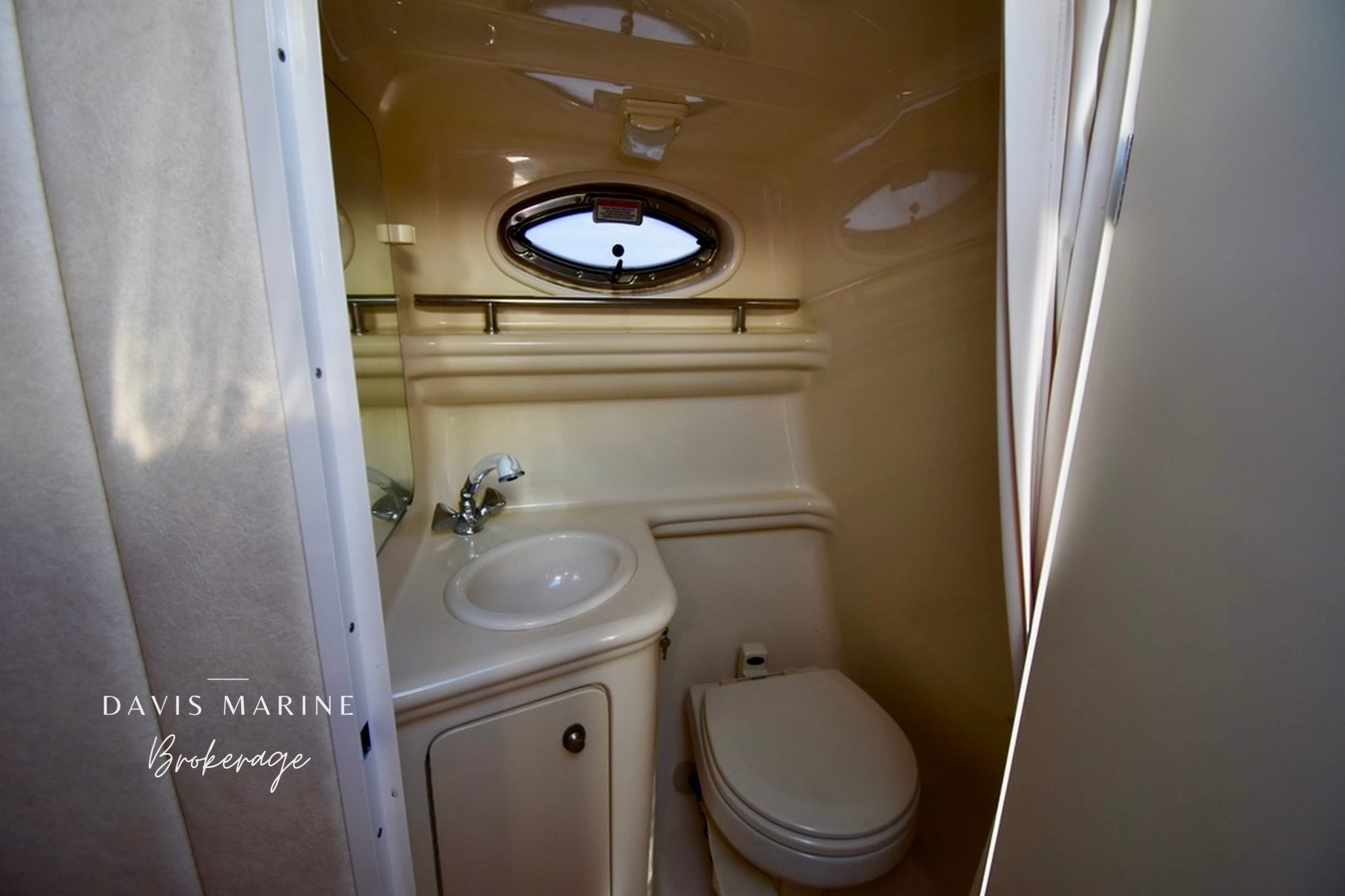 2005 Sea Ray 275 Sundancer 7