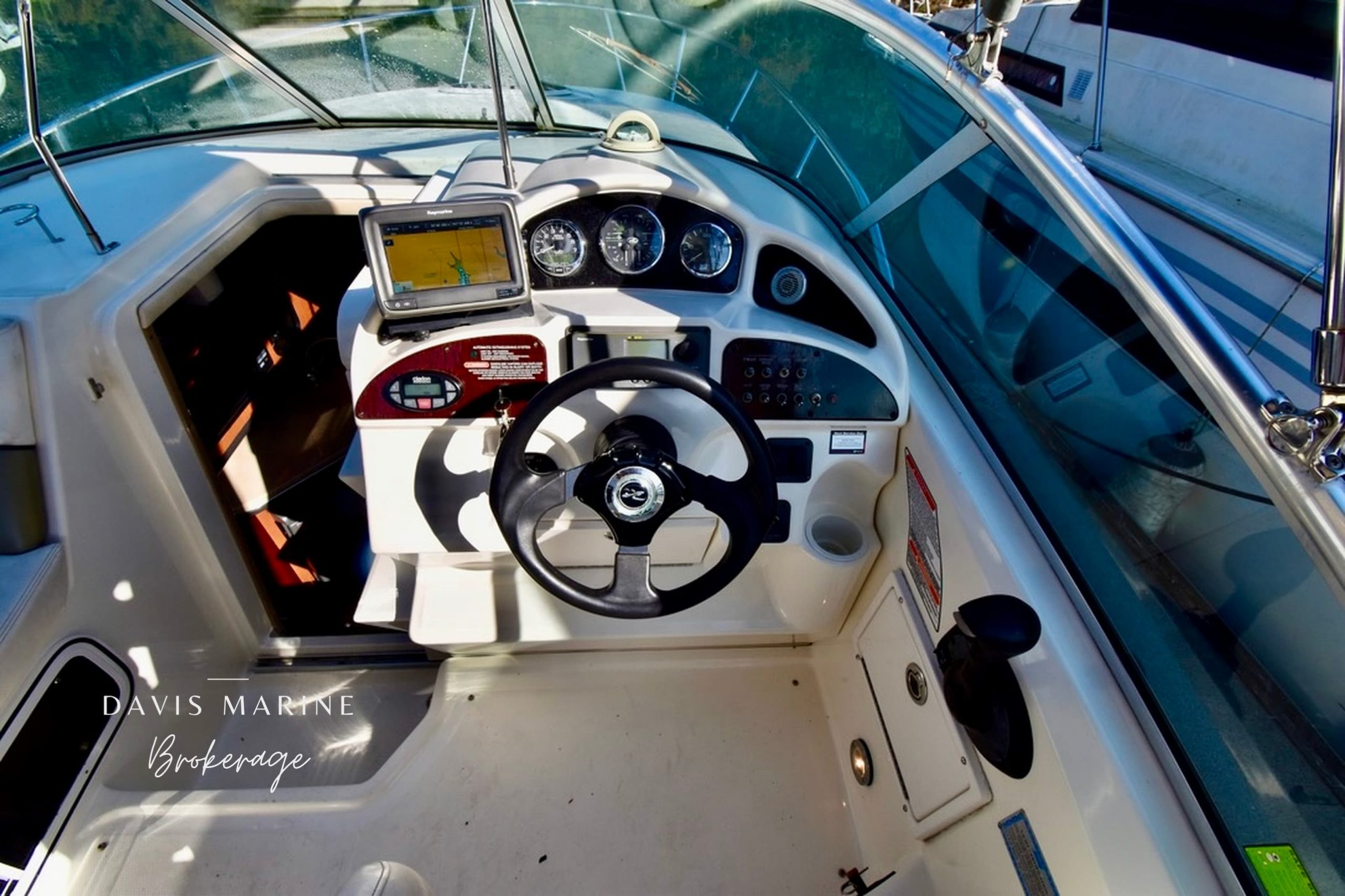 2005 Sea Ray 275 Sundancer 8