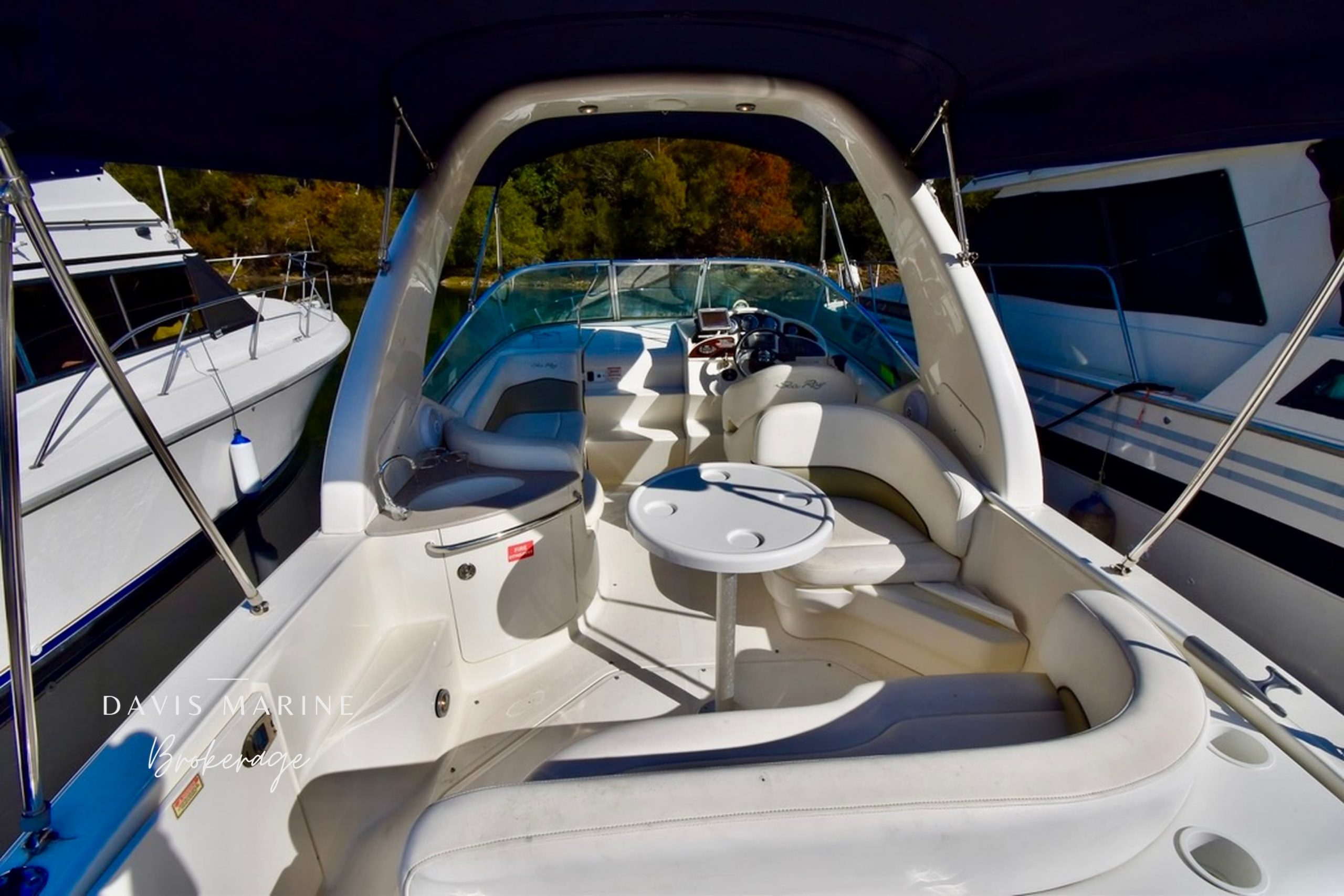 2005 Sea Ray 275 Sundancer 9
