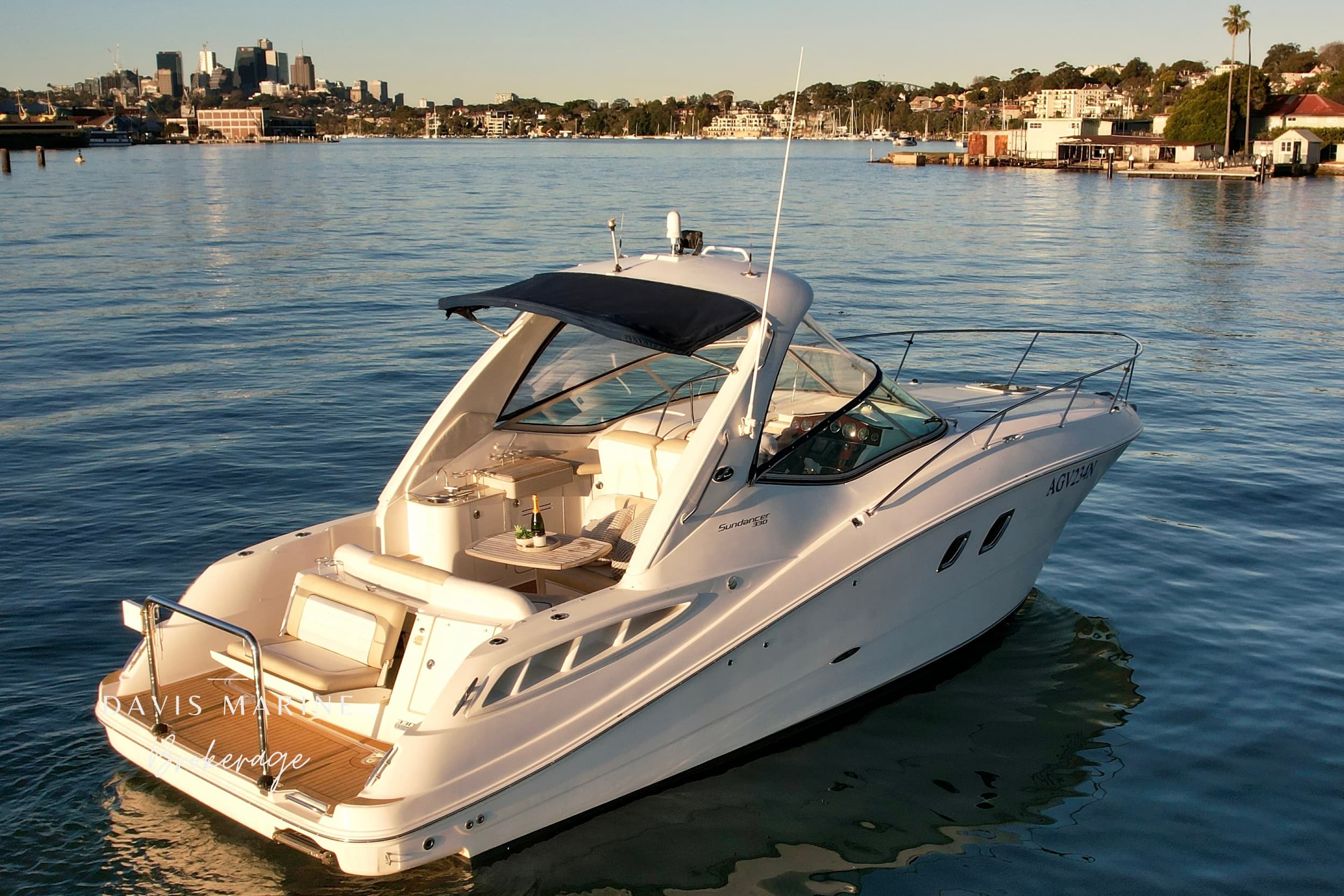 2009 Sea Ray 330 Sundancer 3