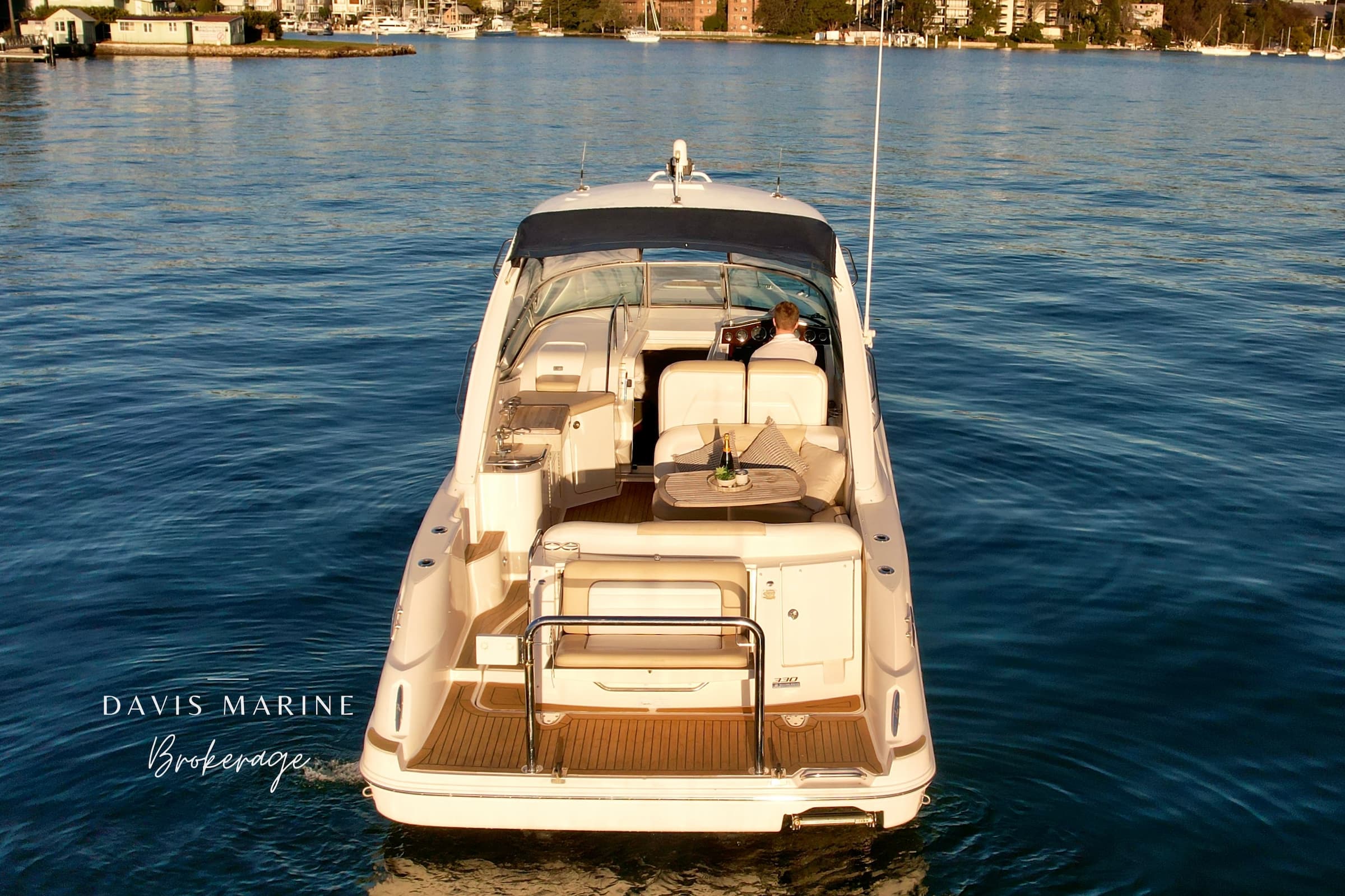 2009 Sea Ray 330 Sundancer 4