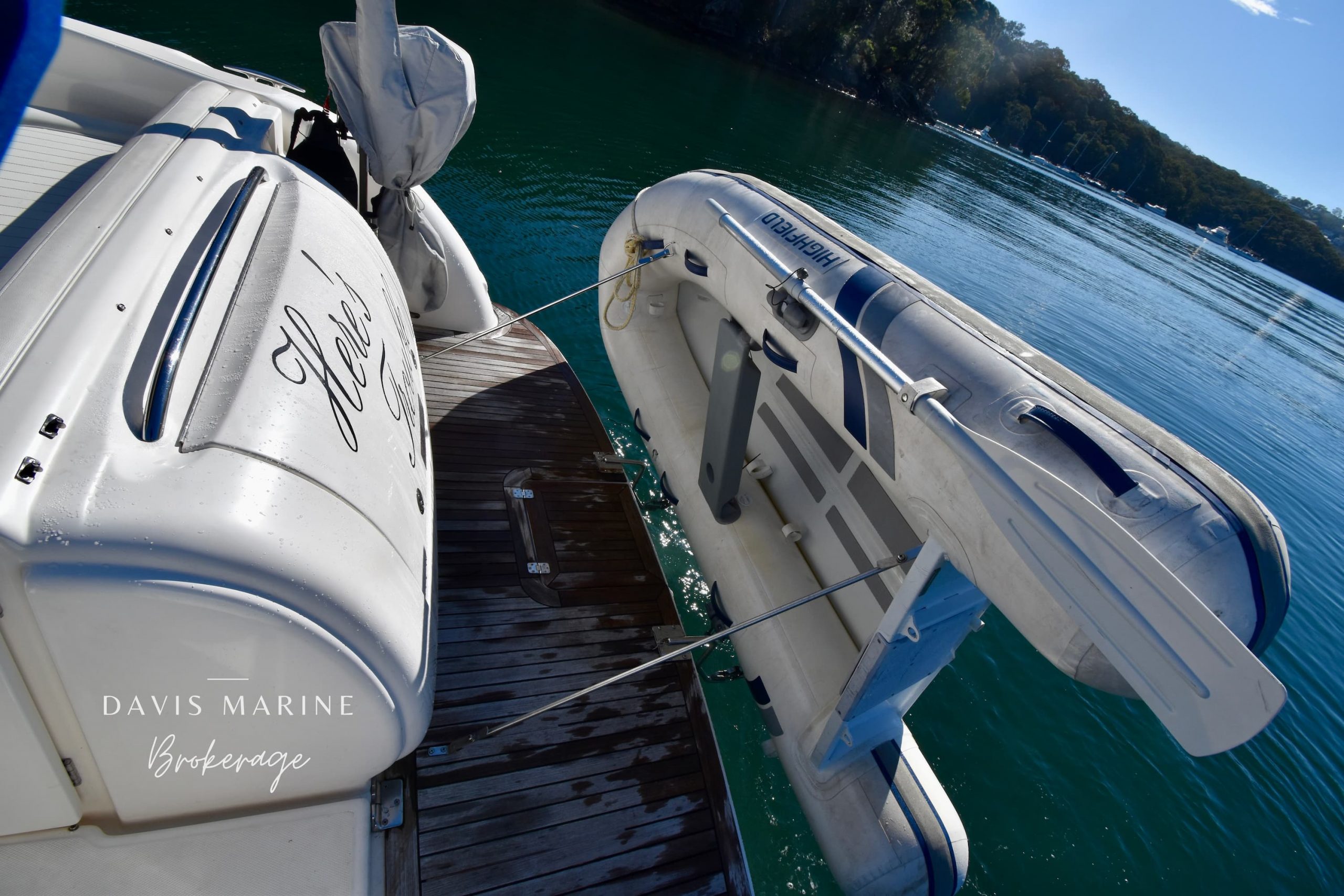 1 Updated 2005 Riviera M430 Sports Cruiser 26