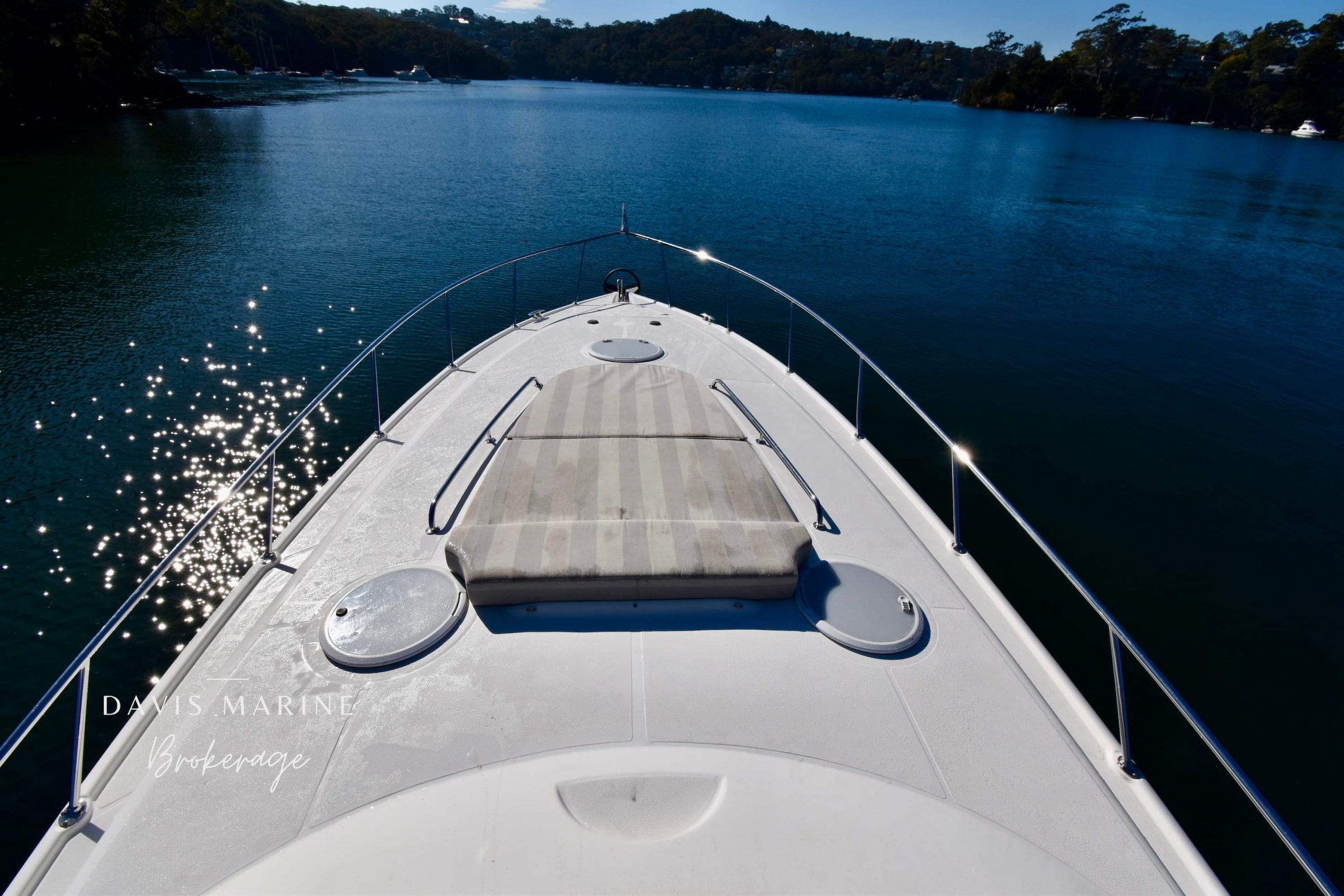 1 Updated 2005 Riviera M430 Sports Cruiser 6