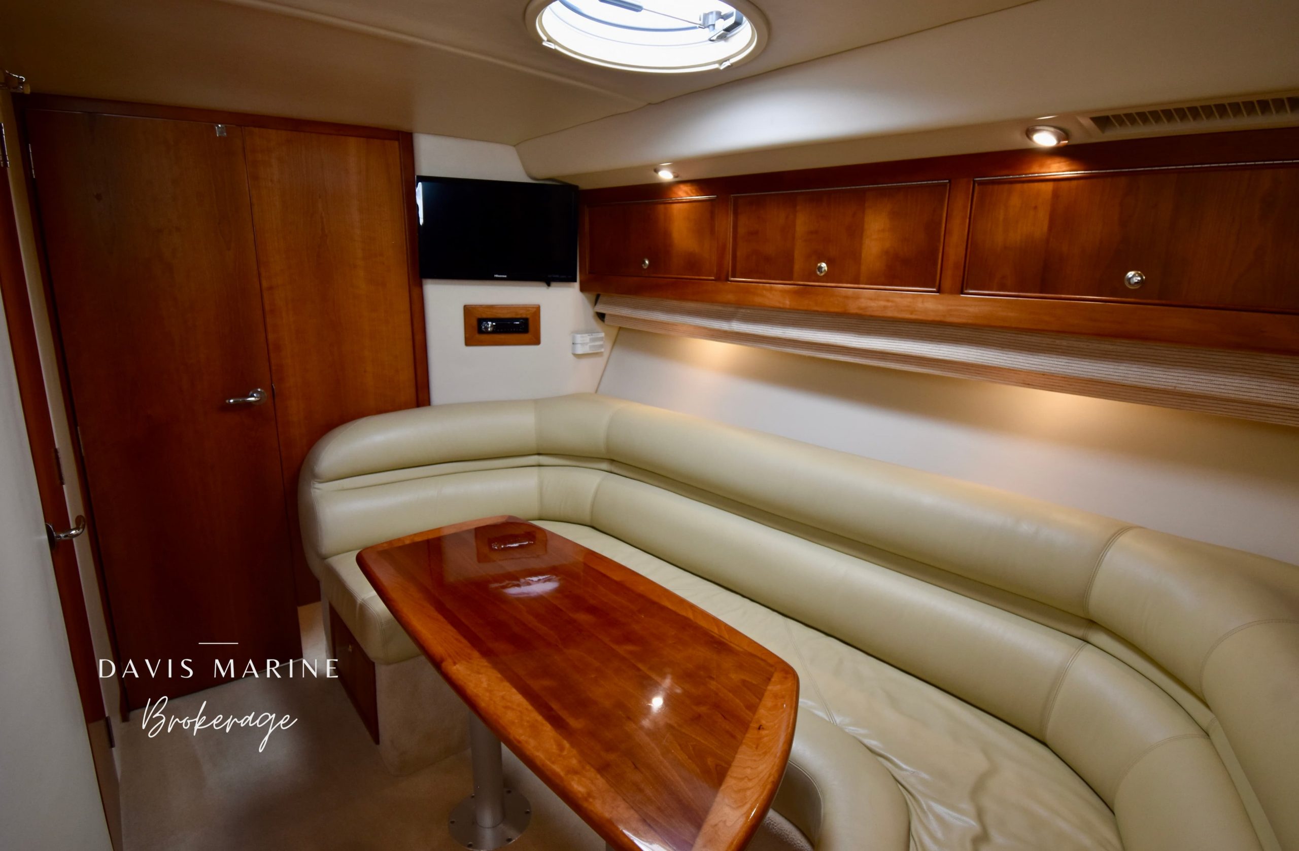 1 Updated 2005 Riviera M430 Sports Cruiser 7