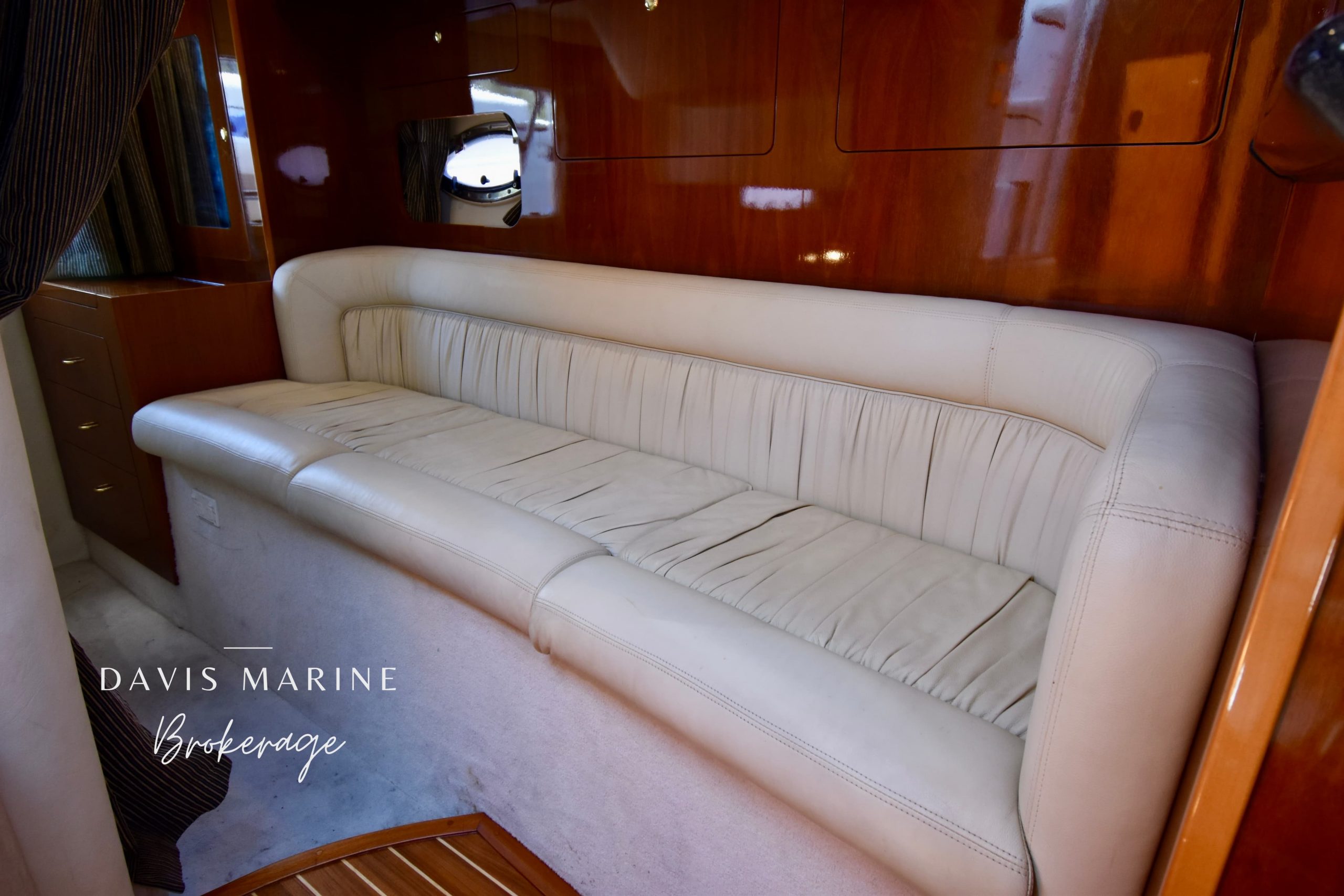 2001 Mustang 3800 Sportscruiser 11