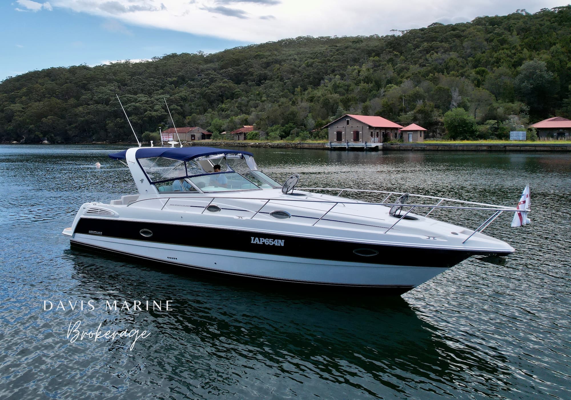 2001 Mustang 3800 Sportscruiser 2
