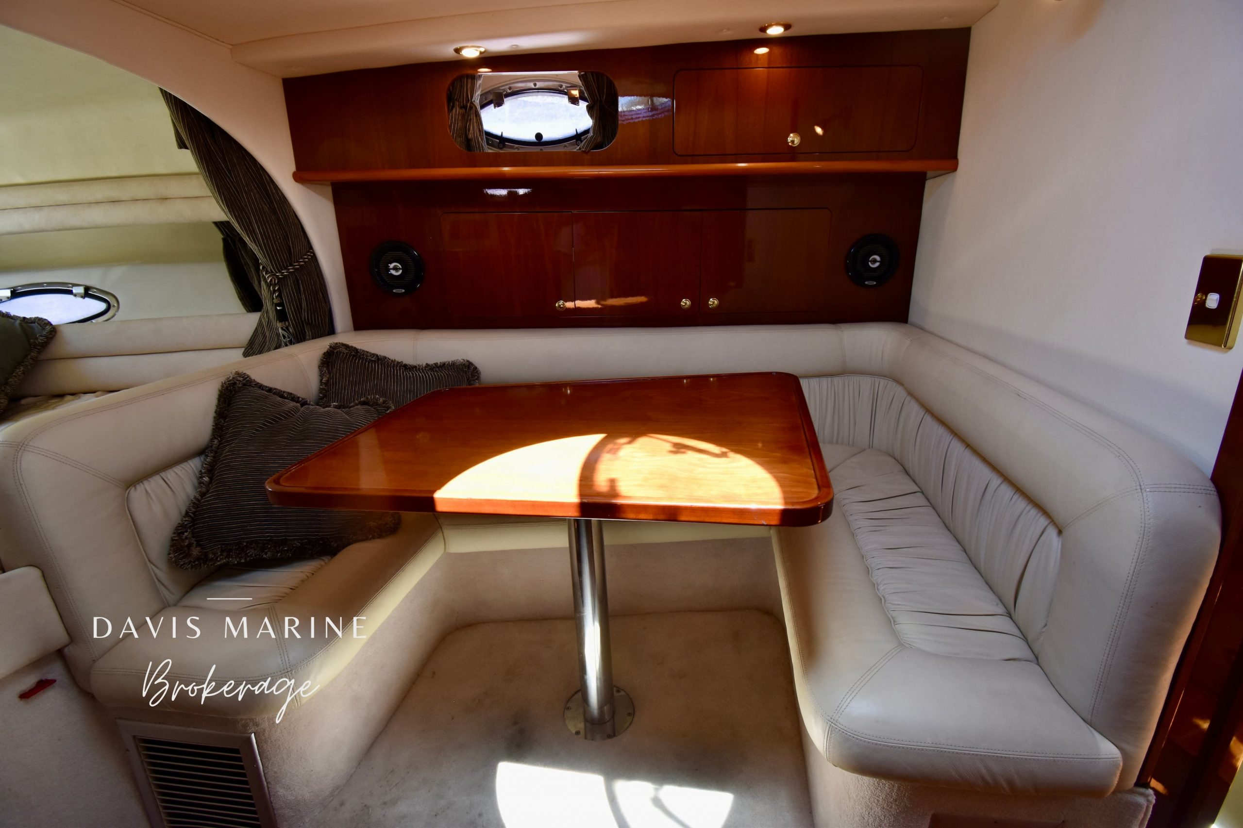2001 Mustang 3800 Sportscruiser 8