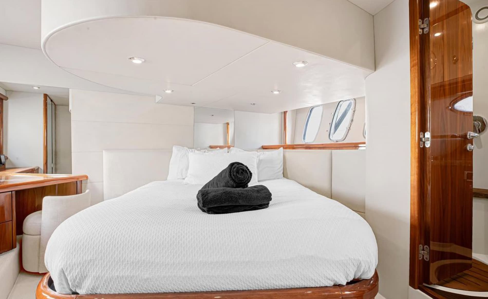 2009 Sunseeker Manhattan 52 9