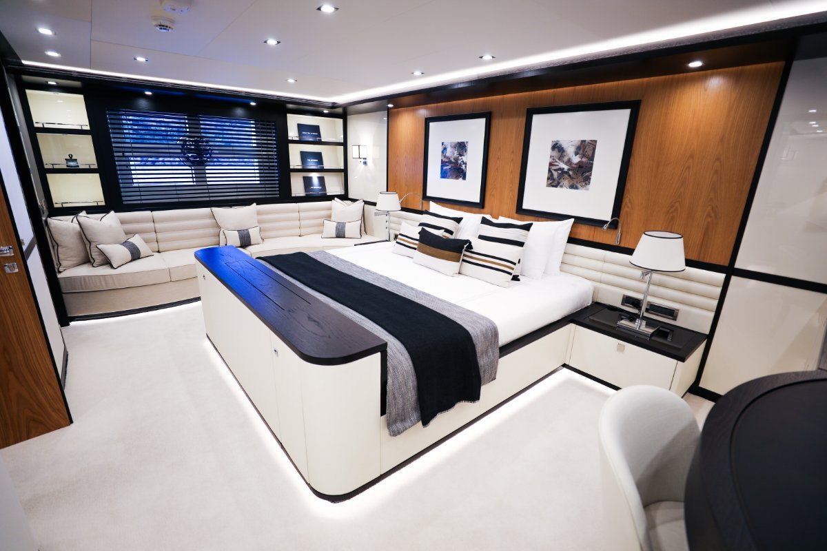 2011 BERING 77 19