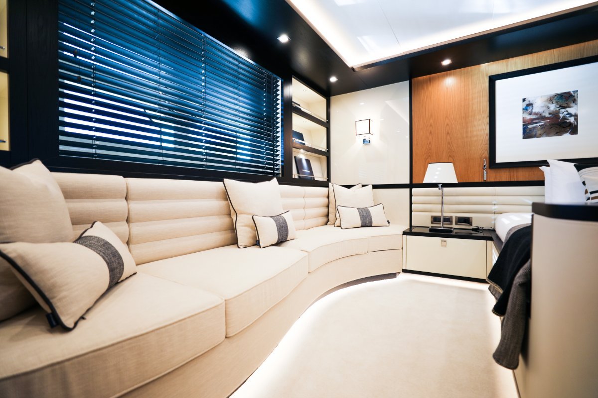 2011 BERING 77 20