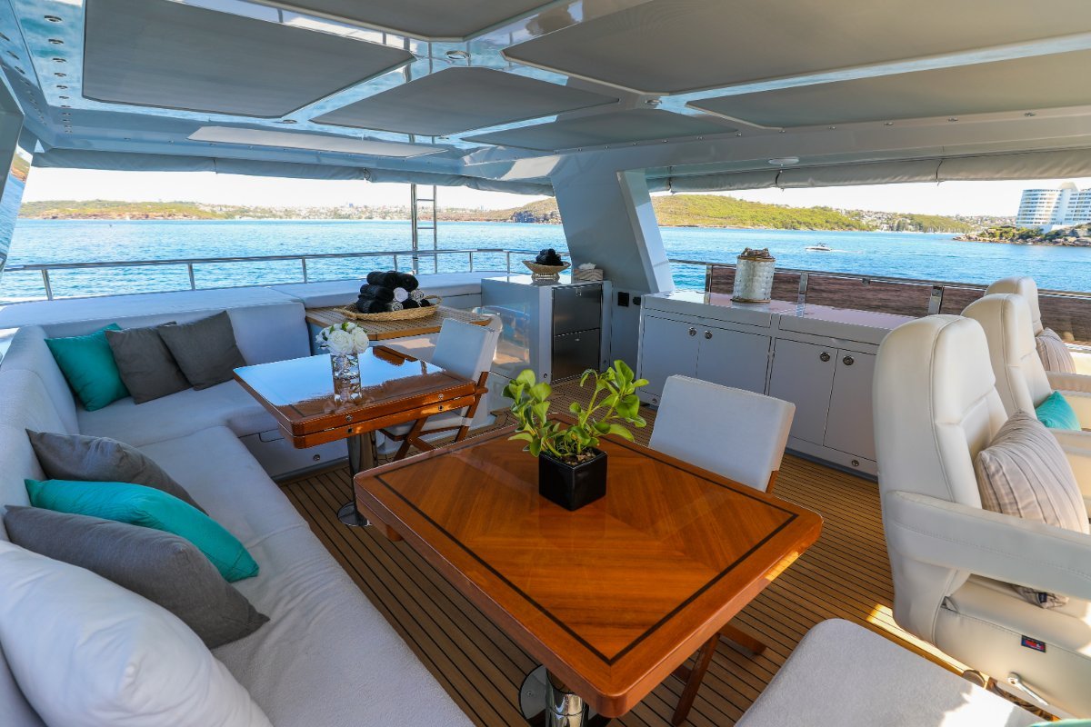 2011 BERING 77 27