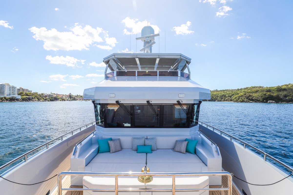 2011 BERING 77 30