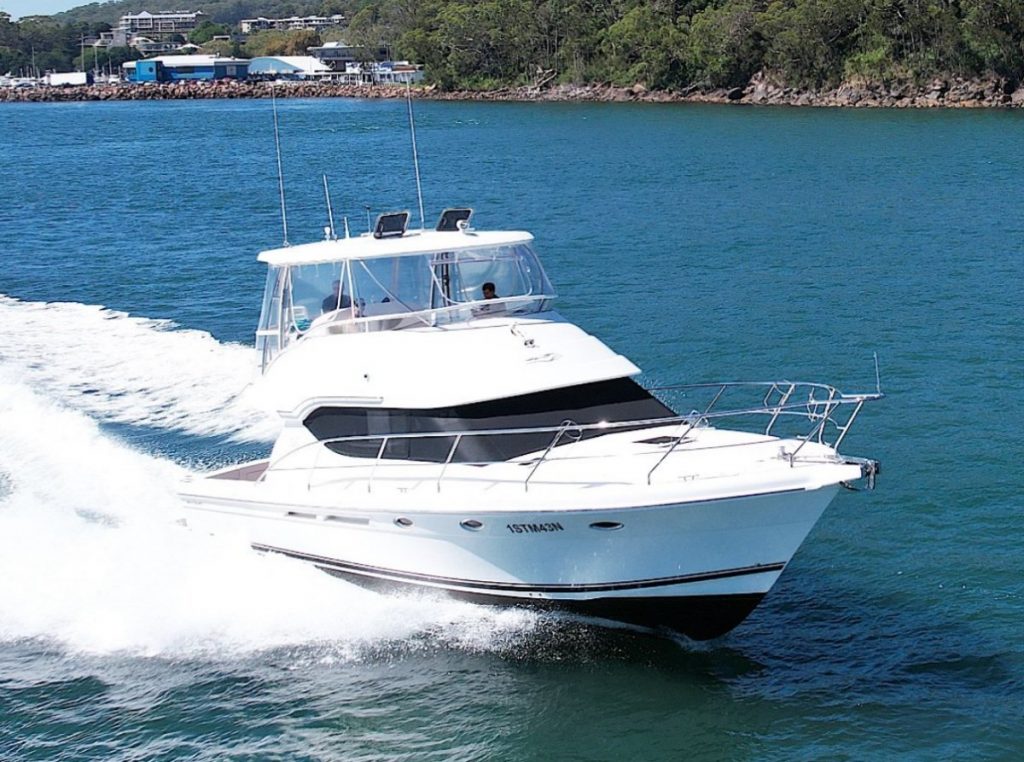 2011 MUSTANG M43 FLYBRIDGE 1