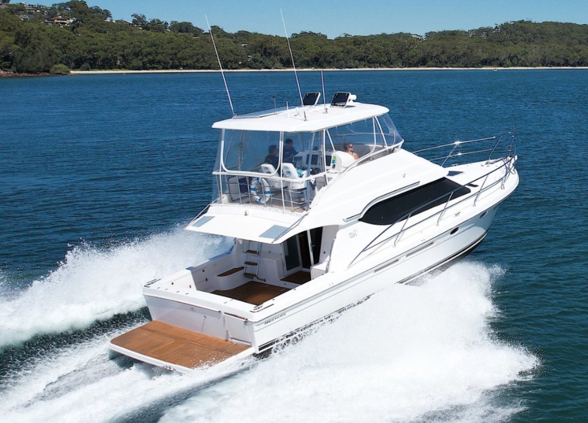 2011 MUSTANG M43 FLYBRIDGE 4