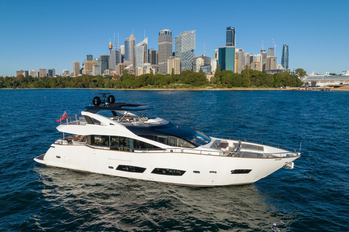 2013 SUNSEEKER 28 METRE YACHT 1