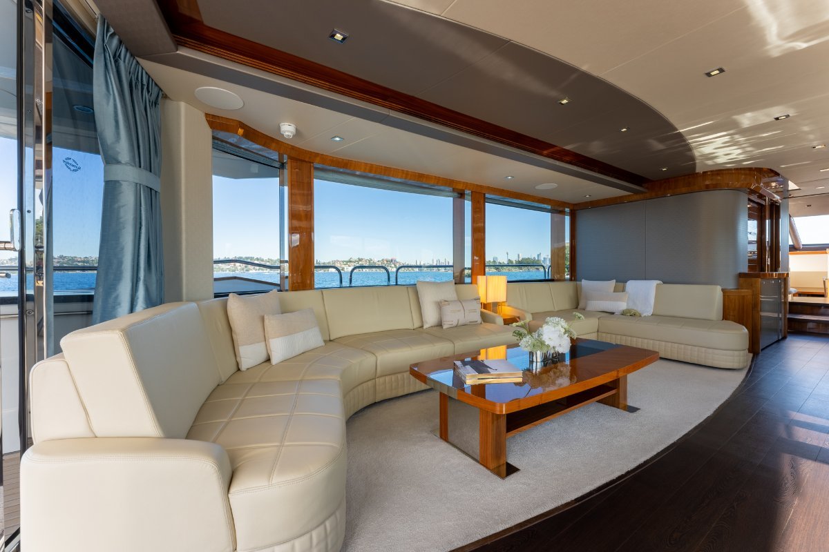 2013 SUNSEEKER 28 METRE YACHT 11