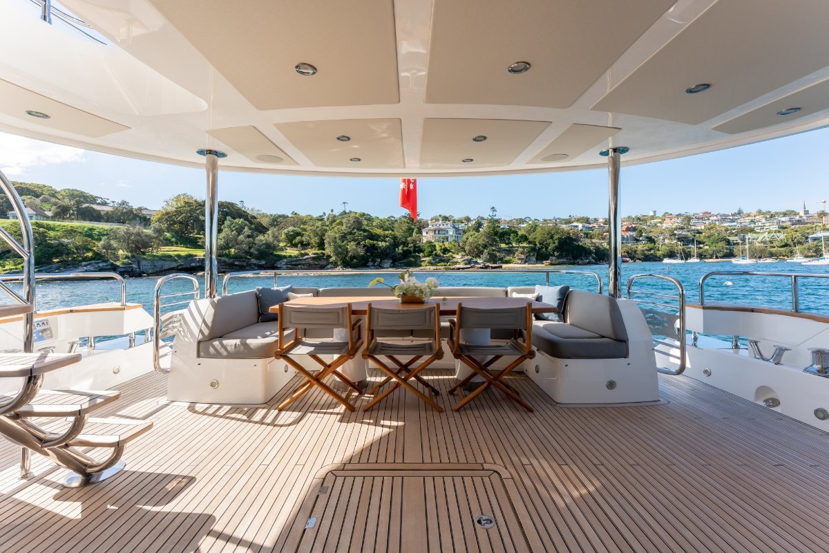 2013 SUNSEEKER 28 METRE YACHT 6