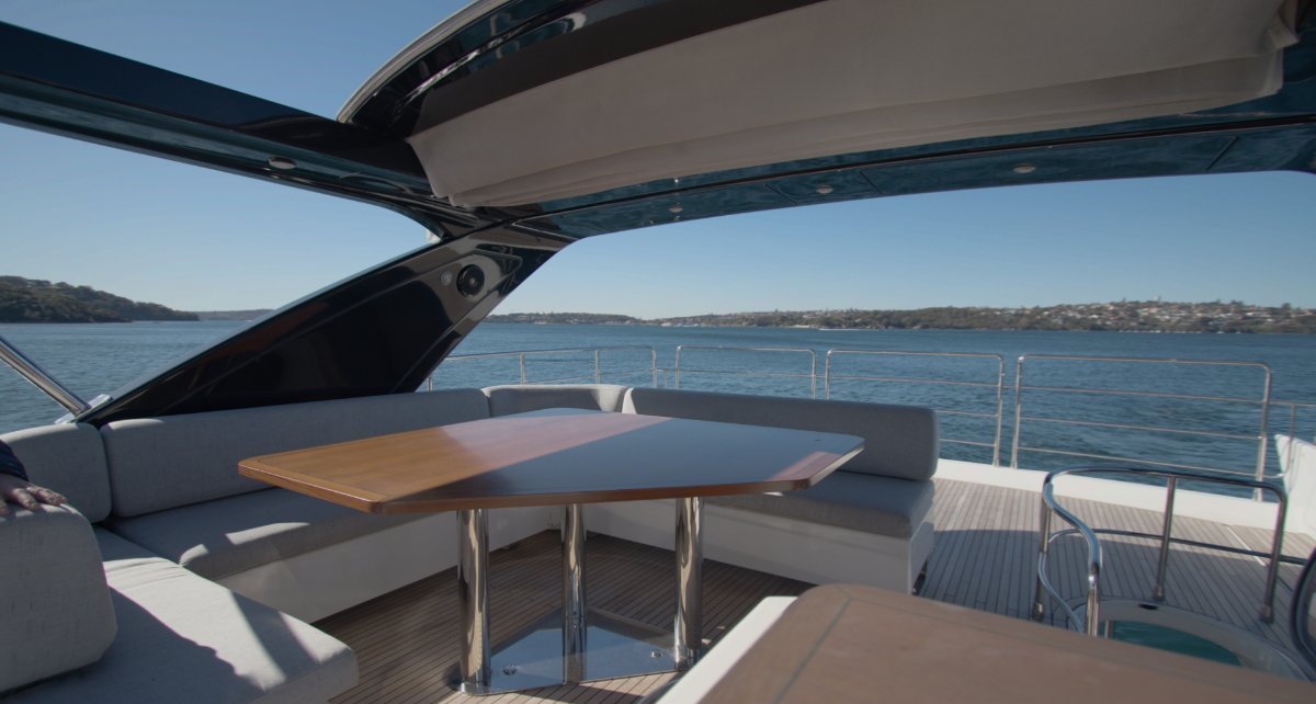 2015 AZIMUT 70 FLYBRIDGE 13