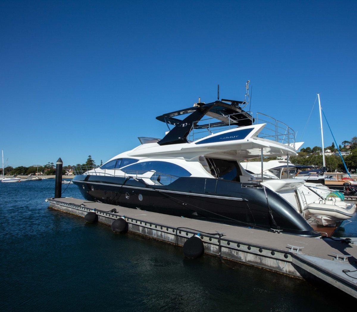 2015 AZIMUT 70 FLYBRIDGE 22