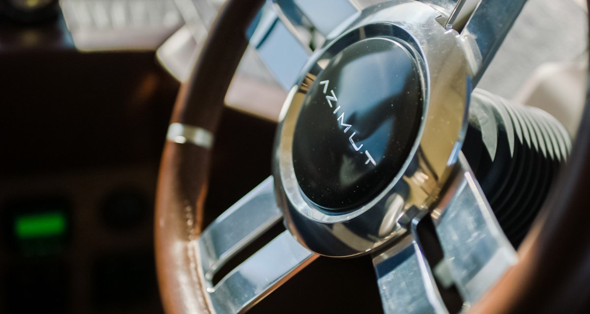 2015 AZIMUT 70 FLYBRIDGE 26