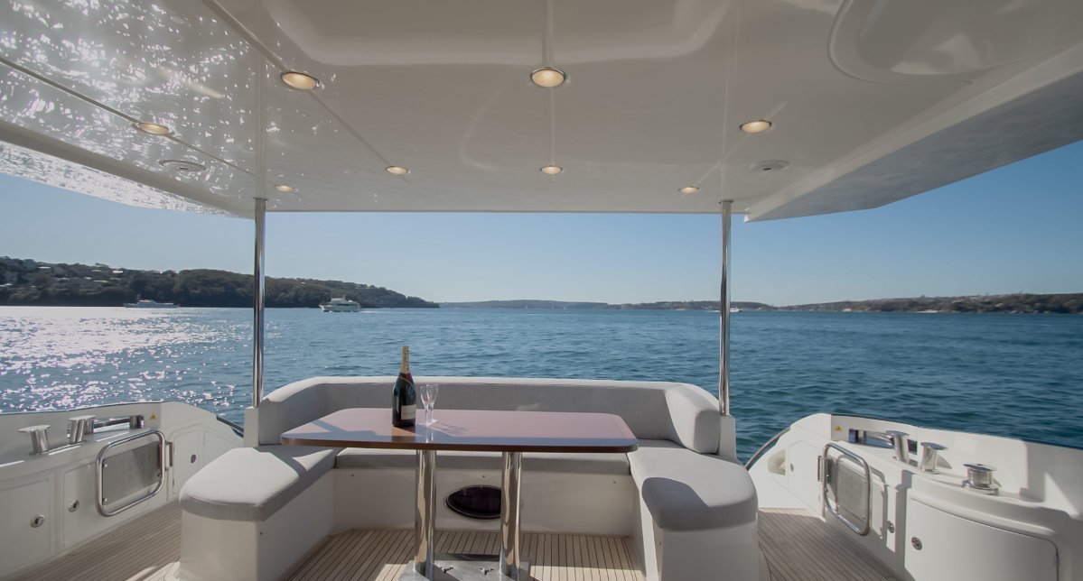 2015 AZIMUT 70 FLYBRIDGE 27