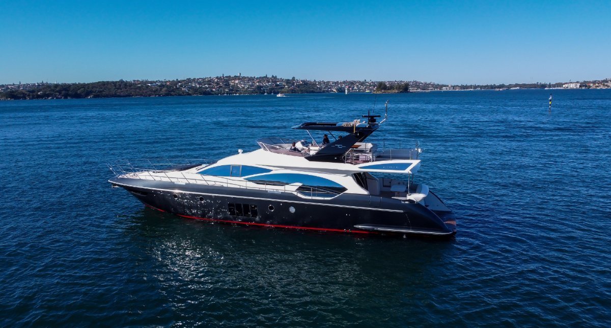 2015 AZIMUT 70 FLYBRIDGE 4