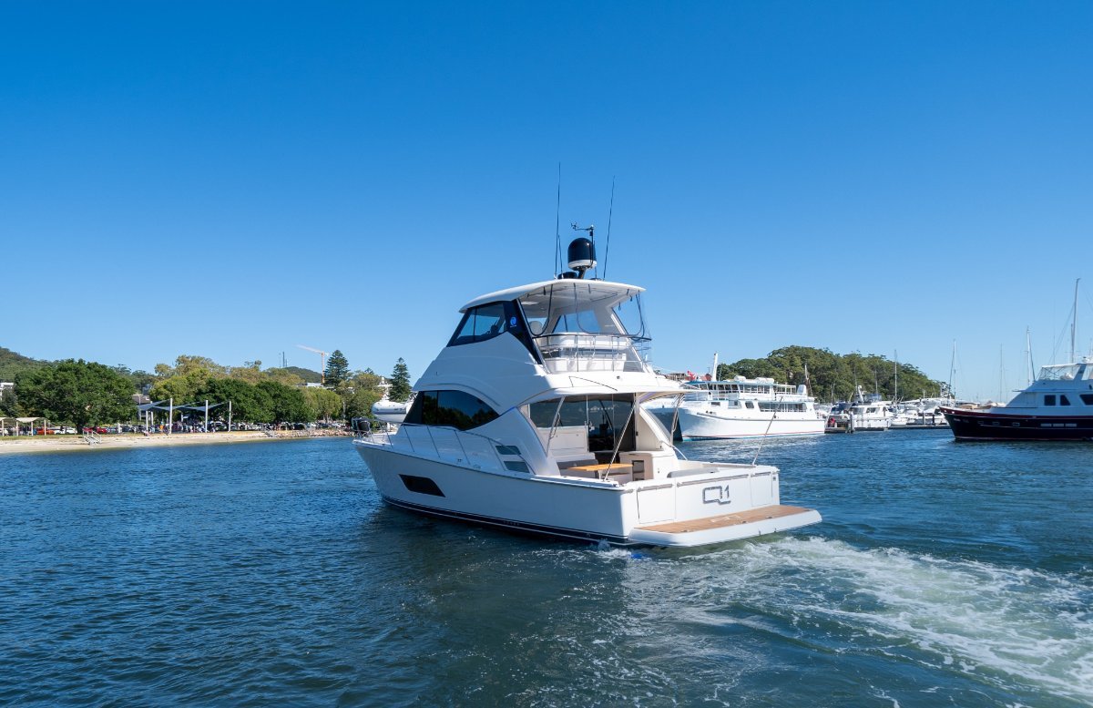 2016 RIVIERA 52 ENCLOSED FLYBRIDGE 13