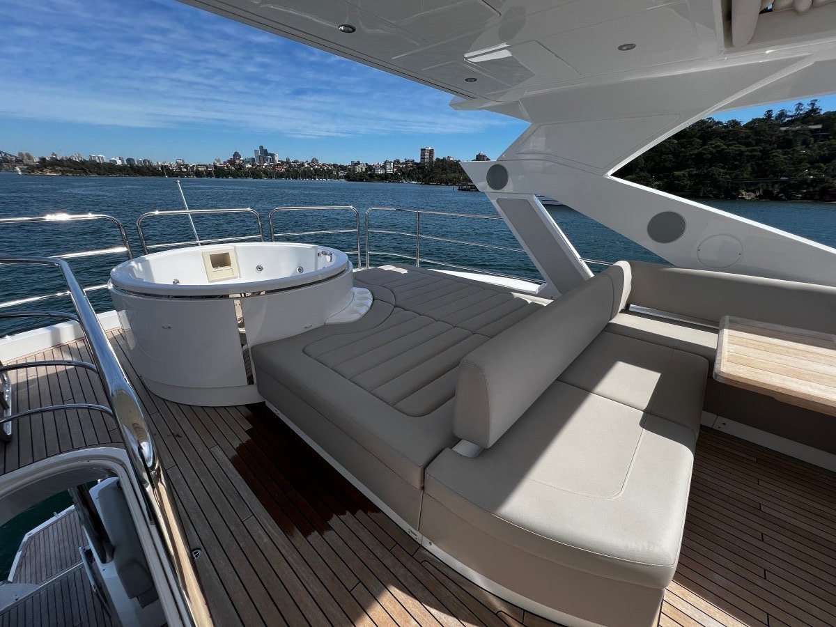 2018 SUNSEEKER YACHT 76 10
