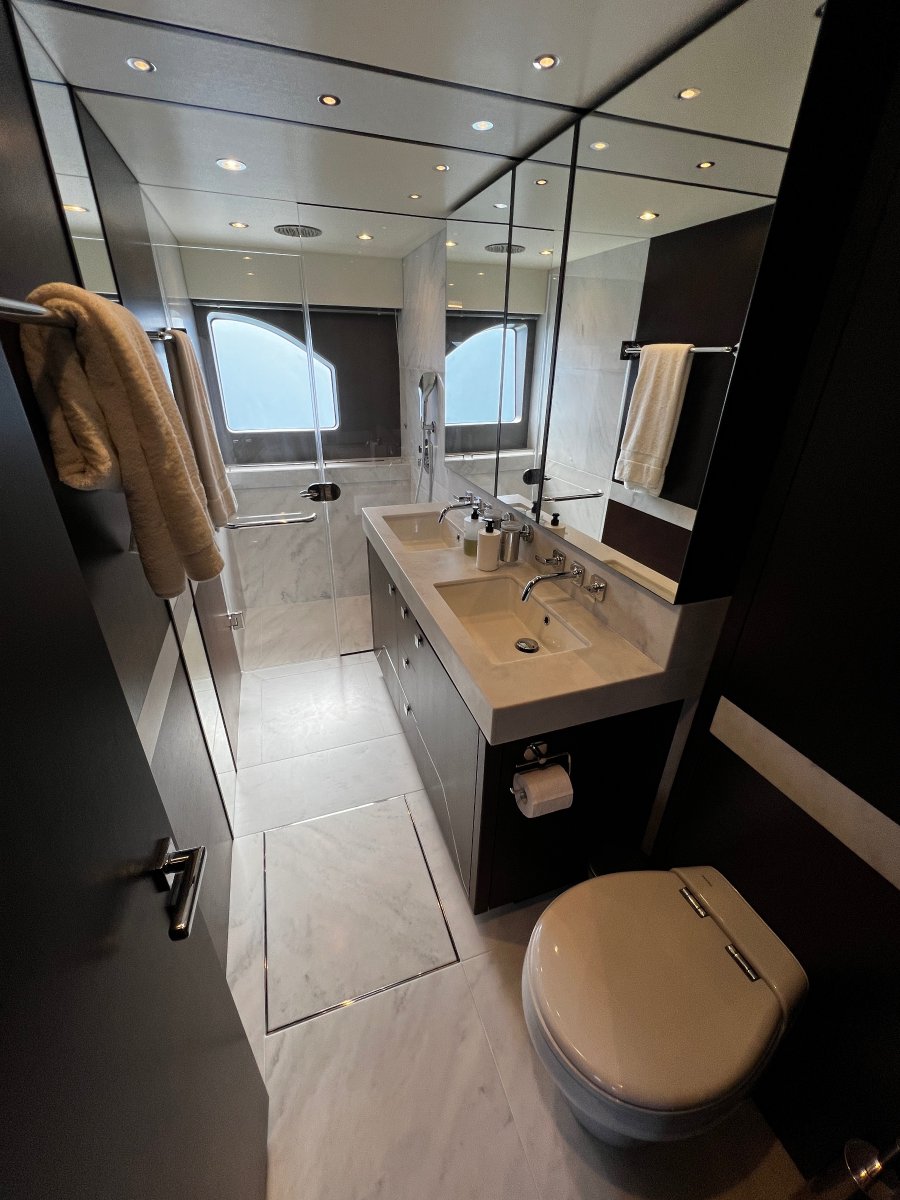 2018 SUNSEEKER YACHT 76 23