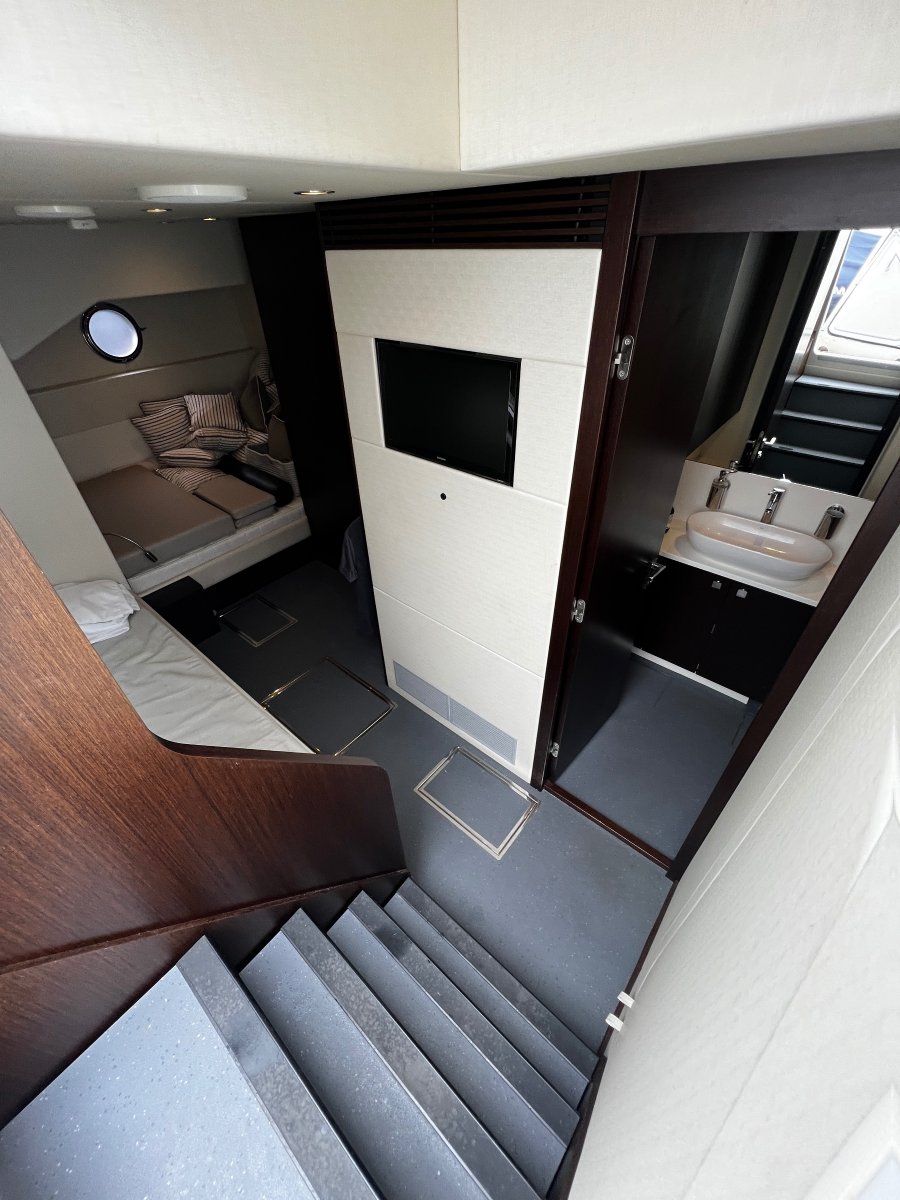 2018 SUNSEEKER YACHT 76 29